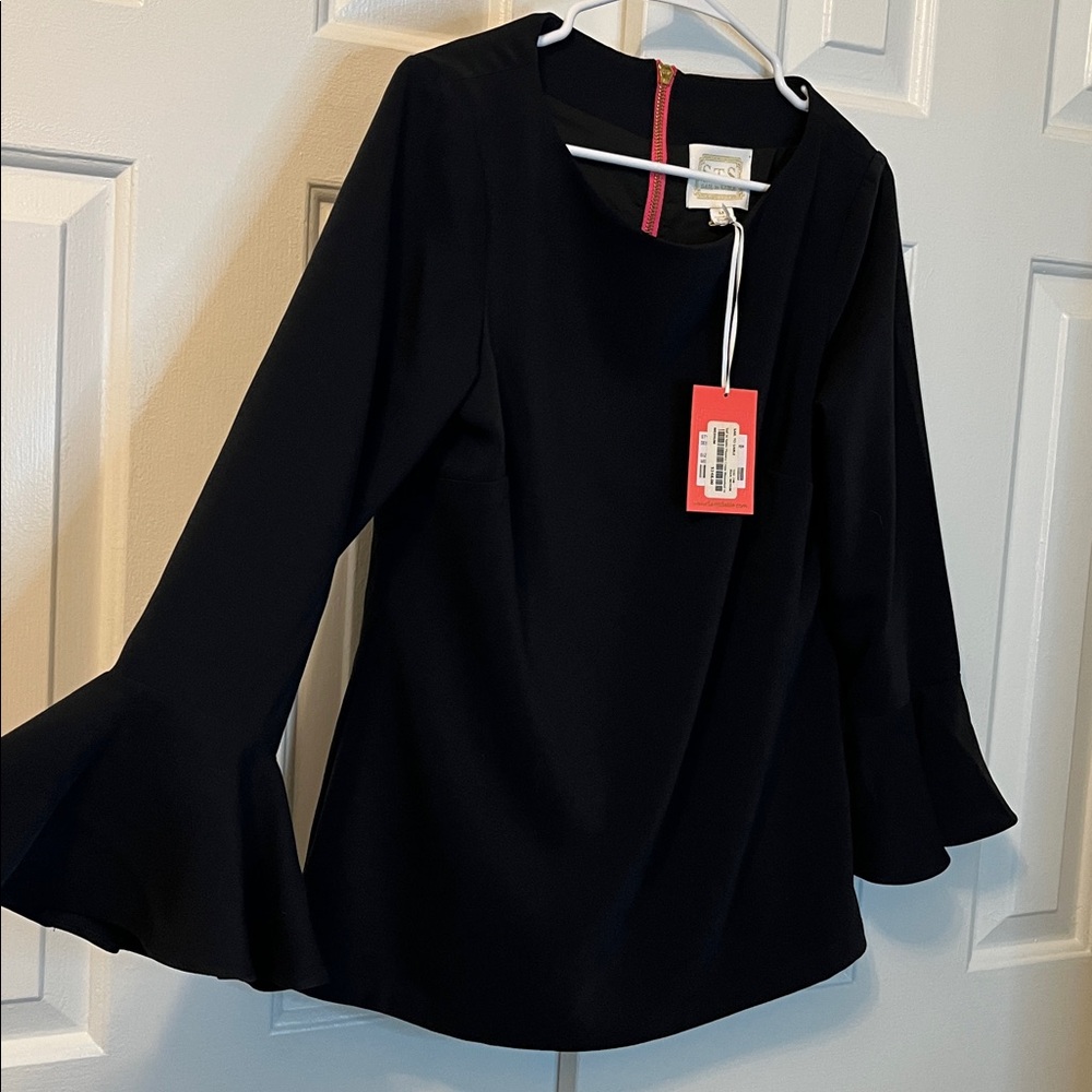 NWT Sail to Sable Flouncy Crepe Blouse‎ Black Gold Zipper Bell Sleeve Size M